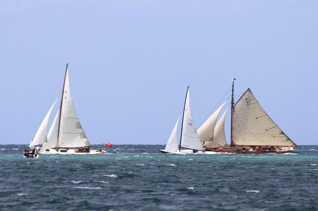 Reaching in the breeze - 2014 Mahurangi Regatta - Classic Yachts January 25, 2014 © Richard Gladwell www.photosport.co.nz